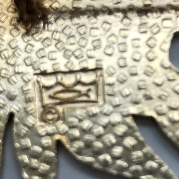 Poinsettia Christmas Pin by Fish - Picture 3 of 4